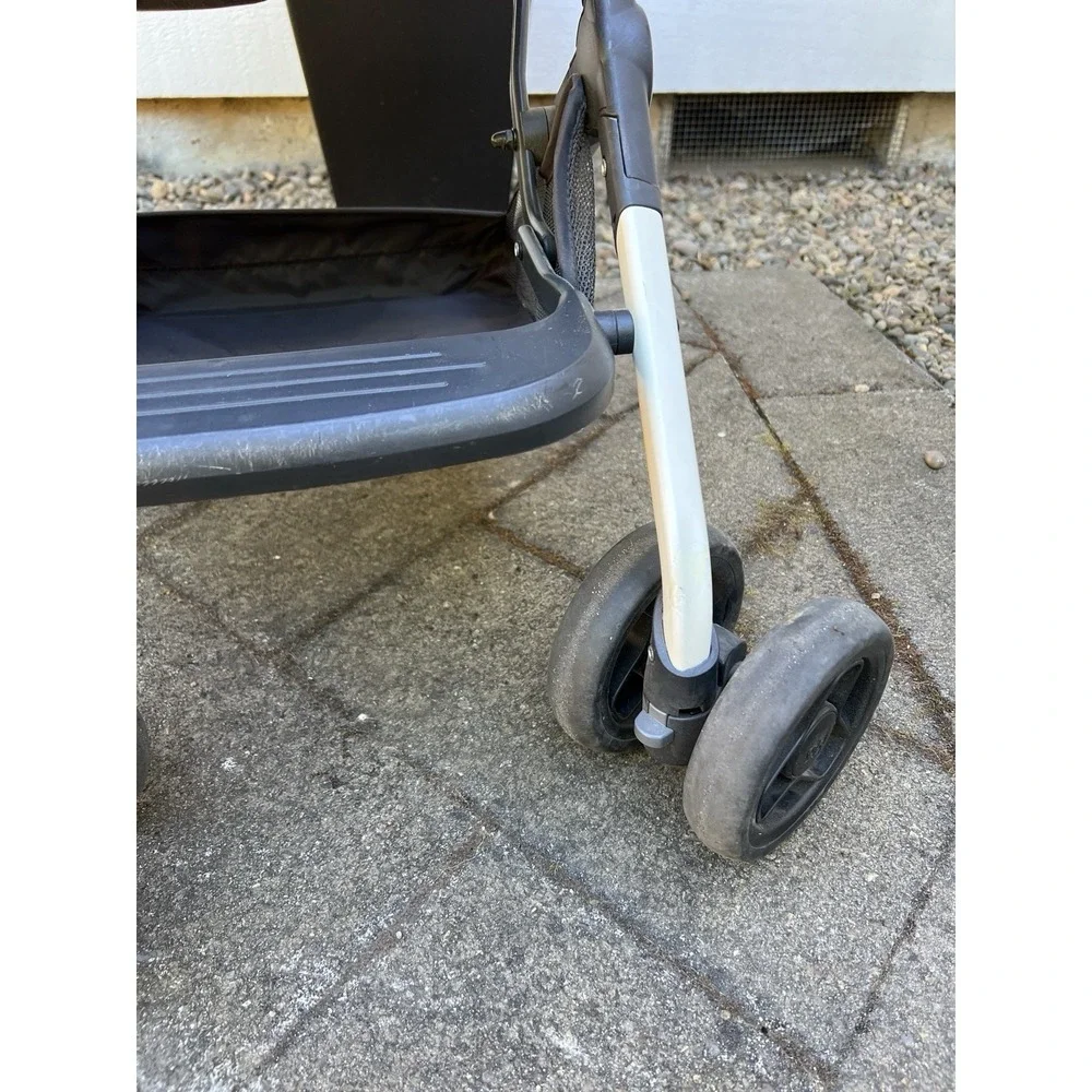 gb Qbit Stroller White Easy Fold High Quality Stroller EUC